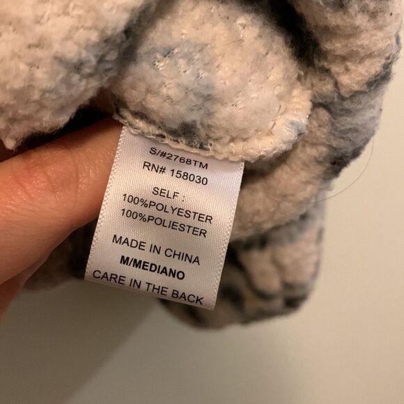 Love Tree - Sherpa Cropped Pullover​​​ - Picture 3 of 3